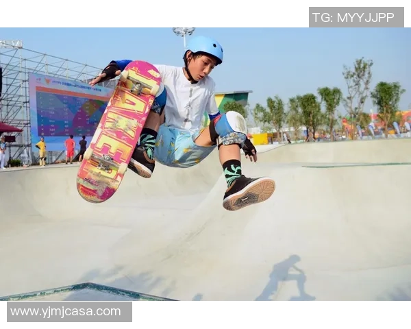 武汉极限运动队在滑板精英赛中的拼搏历程与荣耀时刻 武汉极限运动队在滑板精英赛中的拼搏历程与荣耀时刻